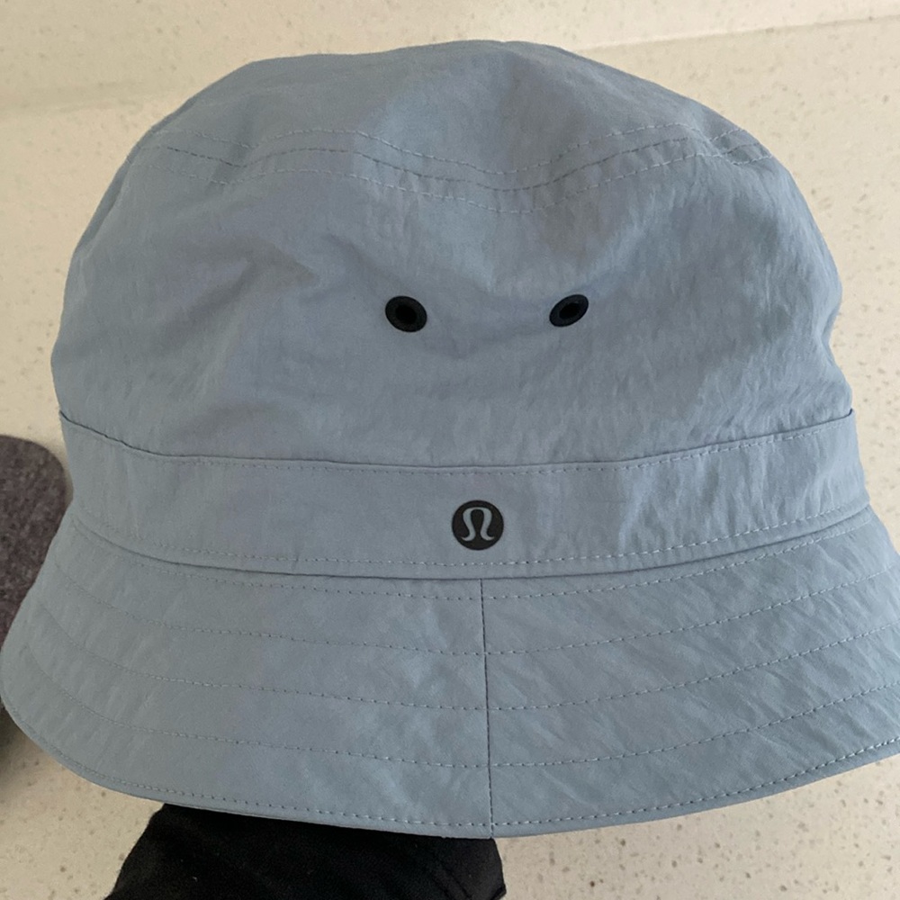 Lululemon bucket hat